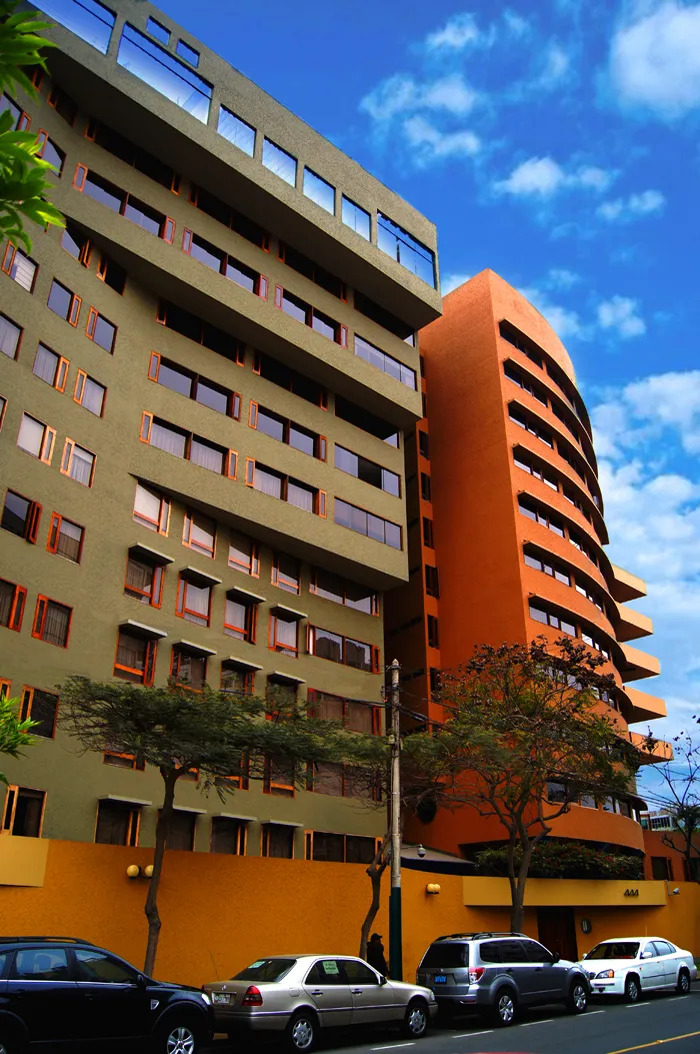 Edificio Los Nogales, San Isidro, 1994. Fotografía 2 de 5.